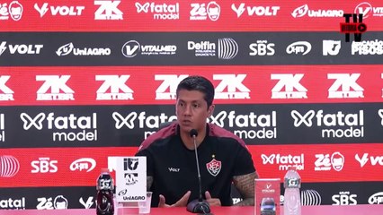 Thiago Carpini exalta estreia de Renato Kayzer no Vitória: "Foi acima da expectativa"; veja vídeo