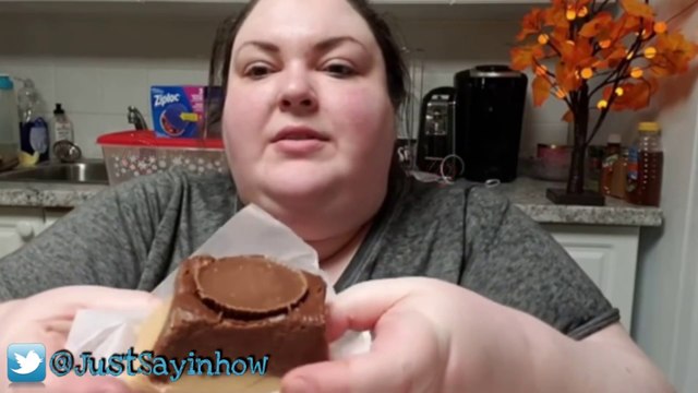 Foodie Beauty Dreams of a Pony Tail, Guards her Big Mac Sauce From Peetz F$rt# Pay The Bills -Retro