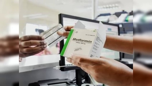 Afiliados Senasa esperan horas para aprobación medicamentos farmacias