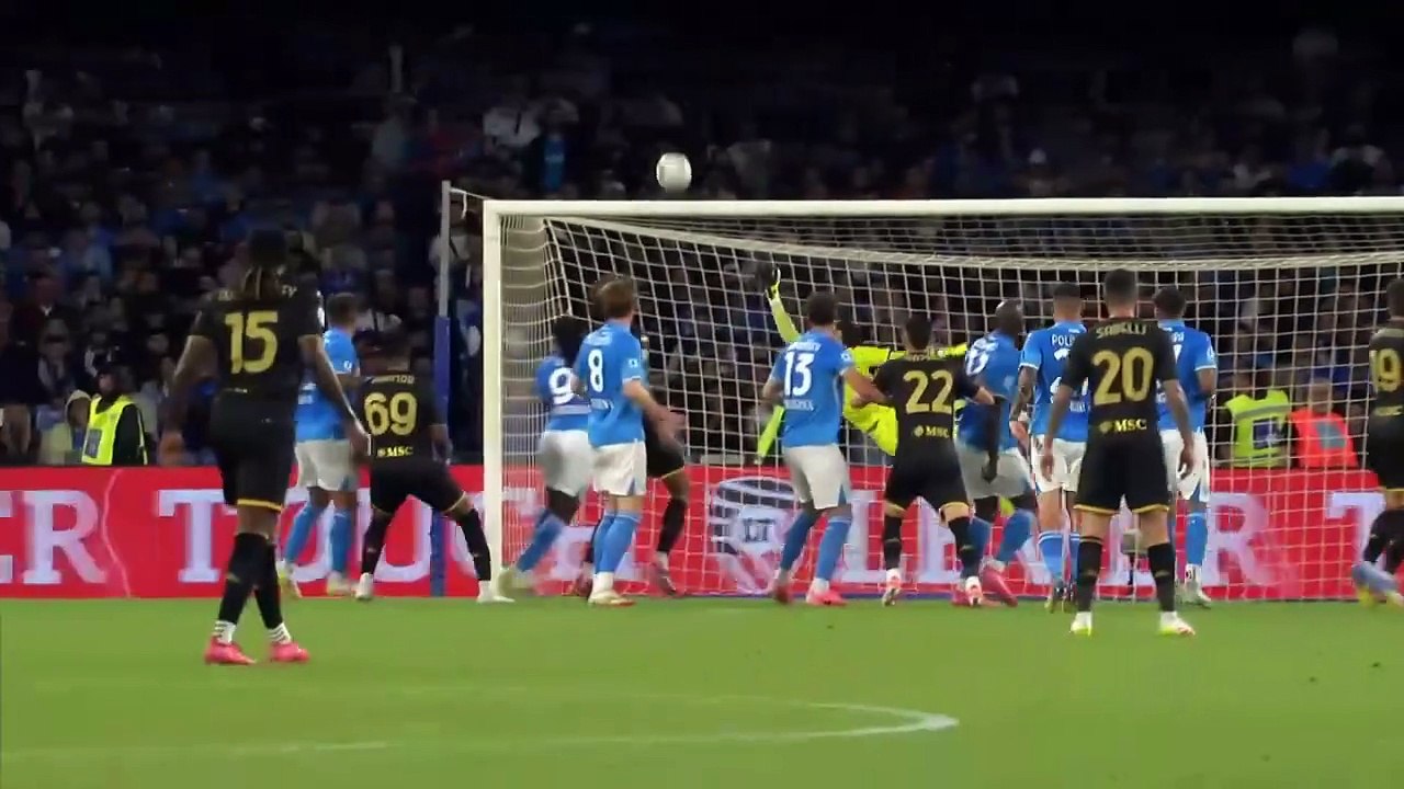 NAPOLI RESCATA EMPATE ANTE GENOA Y MANTIENE LA PUNTA EN LA SERIE A - MH SPORTS