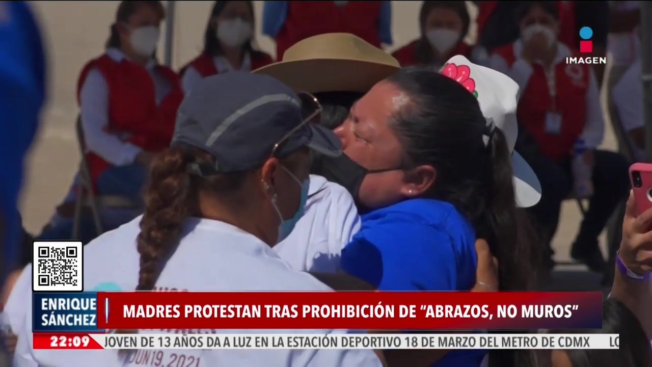 Familias separadas por la distancia se reunieron el 10 de mayo en la frontera entre México y EUA