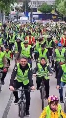 Trafikte farkındalık için her yaştan sporseverin katılımıyla bisiklet turu düzenlendi