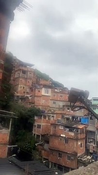 Morro dos Macacos tem tiroteio intenso em pleno Dia das Mães