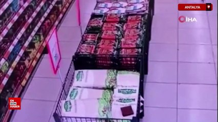 Antalya'da torununa muz almak isterken cüzdanından oldu