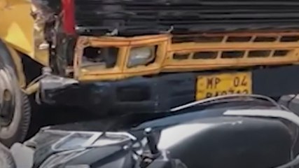 Bhopal: स्कूल बस की टक्कर से इंटर्न डॉक्टर की मौत