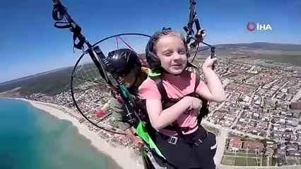 İlkokul öğrencisi Zeynep 200 metre yükseklikte İstiklal Marşı’nı ezbere okudu