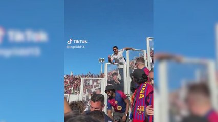 El lamentable acto racista de un madridista en la grada de Montjuïc: en redes no dan crédito