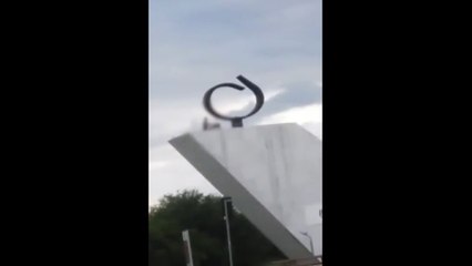 Com vista para o STF: casal é filmado transando no Panteão da Pátria