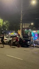 Sargento é espancado por cerca de cinco homens durante confusão em bar; assista