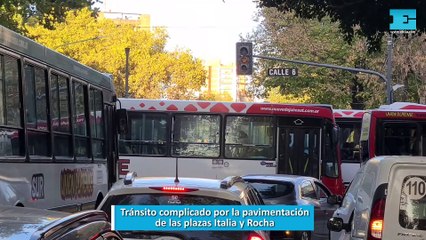 Tránsito complicado por la pavimentación de las plazas Italia y Rocha