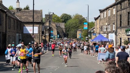 Rob Burrow Leeds Marathon 2025: Otley Mile 17