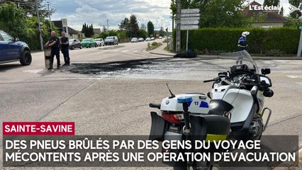 Des pneus brûlés par des gens du voyage mécontents suite à une opération d’évacuation ce lundi à Sainte-Savine (Aube)