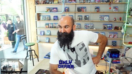 Konsol Oyun, bir gencin dükkan kapısını tıklatması üzerine rahatsız oldu.  "Yani, sırf trollük için var ya..."