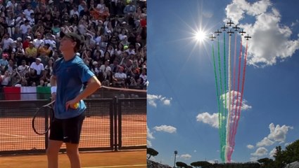 Tennis - Rome 2025 - Le passage de la patrouille italienne, les Frecce Tricolori, au dessus du tournoi de Rome