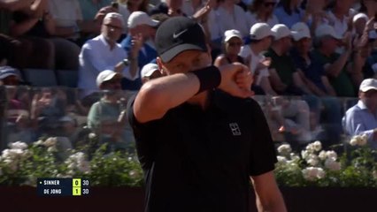 Rome - Jannik Sinner enchaîne et rallie les huitièmes de finale