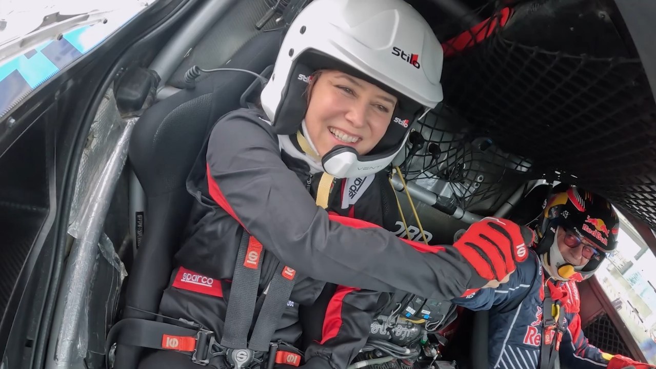 Isabel Díaz Ayuso pasa miedo con Sainz: "Cuando hemos salido volando..."