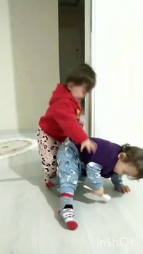 Cute siblings baby's new viral funny video 📸😍 siblings love 😘💓 baby's new viral video 😍📸#shorts #shortvideos #funnyvideos #viralvideos #viralshorts #comedy #siblings #babys
