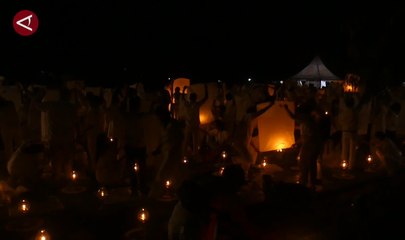 2.569 lampion terangi langit Borobudur, simbol harapan di Waisak 2025