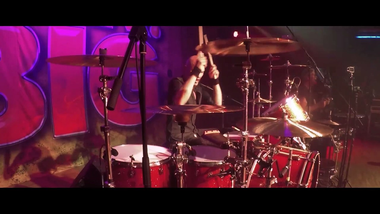 Defying Gravity - Mr. Big (live)