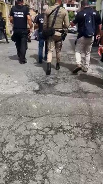 Polícia Militar realiza operação de busca por indivíduos após morte de três suspeitos no Curuzu; assista