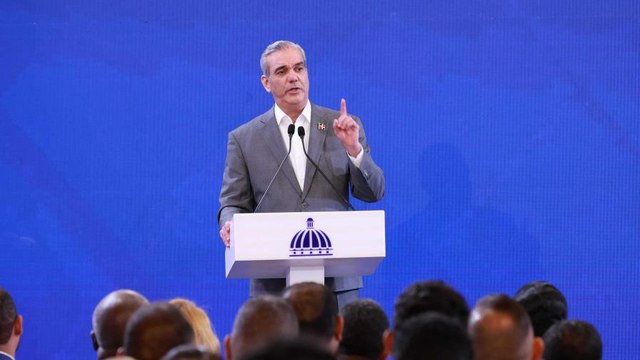 Abinader asegura que proyecto de ley de libertad de expresión no tiene ni una coma aportada por él