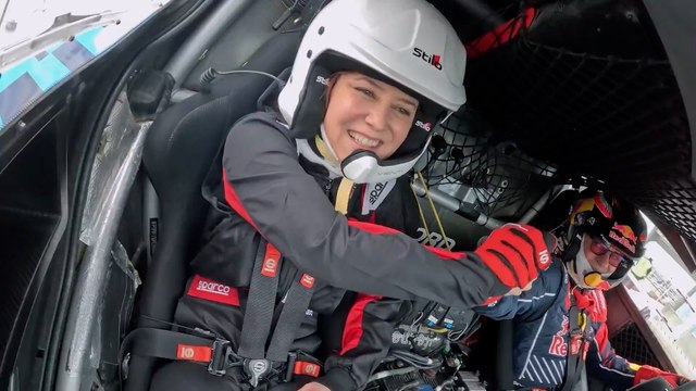 Ayuso se convierte en copiloto de Carlos Sainz y recorren el circuito MADRING: Madre mía, Carlos