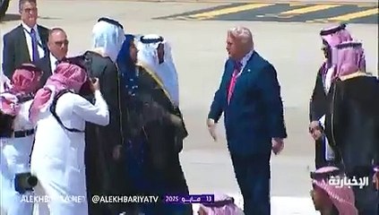ترامب يصل السعودية.. استقبال رسمي بقيادة ولي العهد (فيديو)