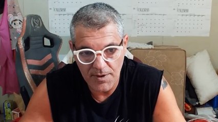 Frank Cuesta cede al chantaje