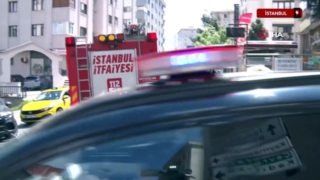 İstanbul'da tamirhanede otomobil alev alev yandı, dükkan sahibi gözyaşlarına boğuldu