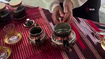 Japonyalı ‘Türk Çayı Demleme Ustası’ Rize’de çay demledi