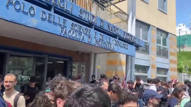 Napoli, evacuata per il terremoto l'università Federico II