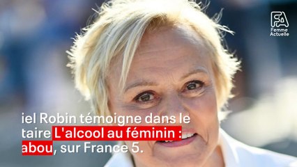 "C'est une vraie béquille" : Muriel Robin se livre sans tabou sur son ancienne dépendance à l'alcool et les raisons qui l'ont faite sombrer