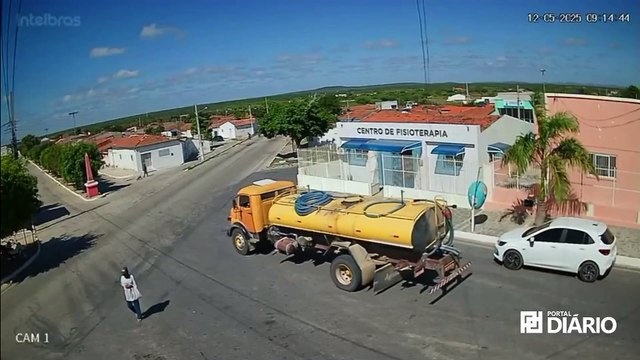 Menino de 9 anos morre ao cair de bicicleta debaixo de caminhão, no Cariri paraibano