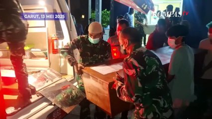 Iring-iringan Ambulans Antar 4 Jenazah Korban Ledakan Amunisi di Garut