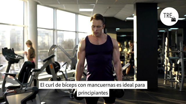 Adiós a las 'alas de murciélago' después de los 50. Los ejercicios de fuerza para tener unos brazos firmes y tonificados