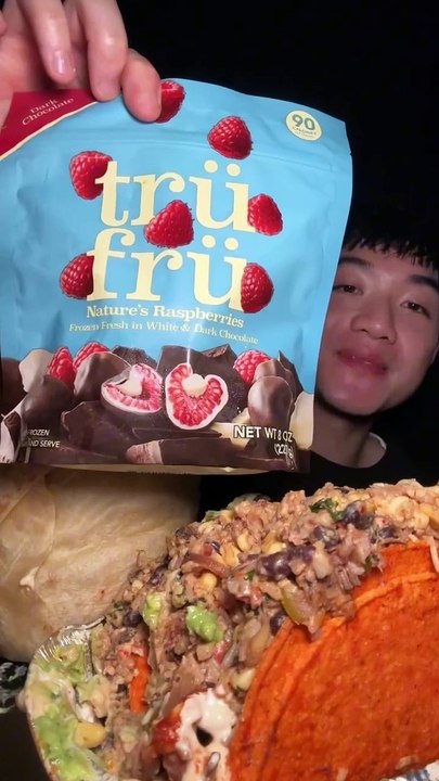 Follow for more ASMR videos🌮🍟 Credits: @dlameats #mukbang #asmr #fastfood #asmreating
