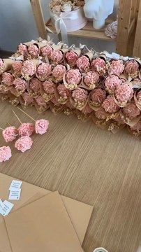 DIY Wedding Favors via: @mariachristinaartsDiscover creative and budget-friendly DIY wedding favor ideas that add a personal and charming touch to any celebration. These simple and elegant favors are perfect for making your guests feel special.