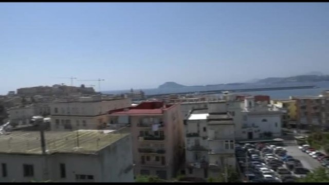 Nuova scossa ai Campi Flegrei, gente in strada: È stata forte