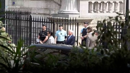 Kim Kardashian Arrives at French Court Ahead of Testimony Against Burglars Who Robbed Her at Gunpoint in 2016