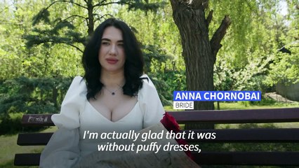 Ukrainian newlyweds tie the knot just miles from the front line