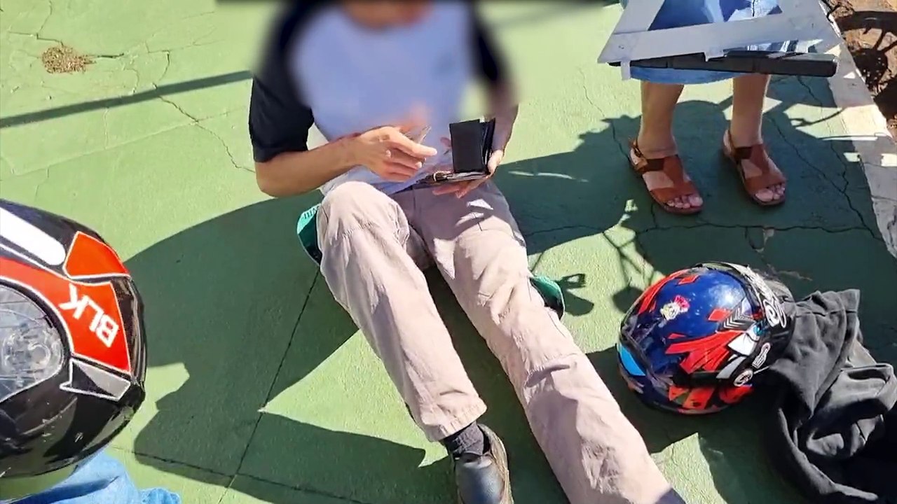 Acidente entre moto e carro deixa jovem ferido no Centro
