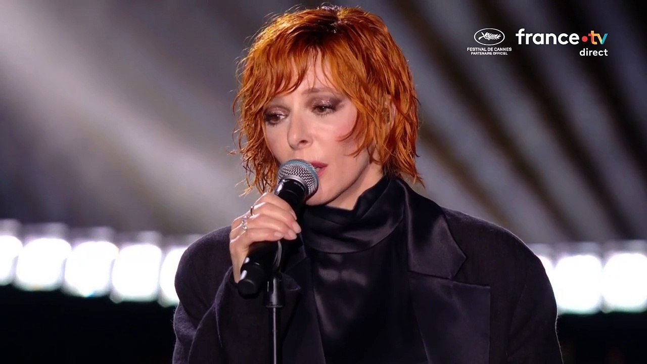 Mylène Farmer a interprété un titre inédit lors de la cérémonie d'ouverture du 78e Festival de Cannes retransmise en direct sur France 2.
