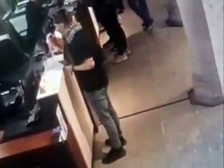 Emanuele De Maria compra il biglietto per le terrazze del Duomo: da lì si lancerà per suicidarsi