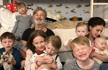 Hilaria Baldwin dice que los pequeños gestos son lo que más le gustan del Día de la Madre