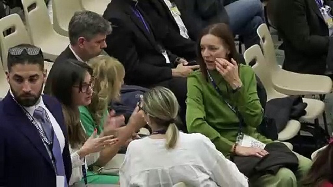 Primera conferenciad e prensa del papa León XIV