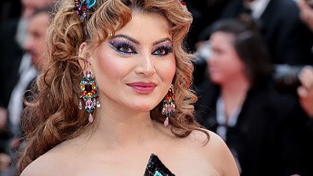 Urvashi Rautela का Cannes लुक फैंस को नहीं आ रहा पसंद?
