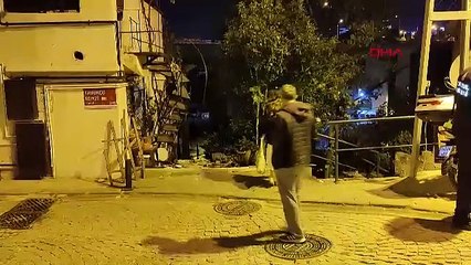 İstanbul'un kalbinde bir cip bina boşluğuna uçtu!