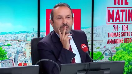 Alex Vizorek dézingue "Les Défis de la France" avec Emmanuel Macron sur TF1