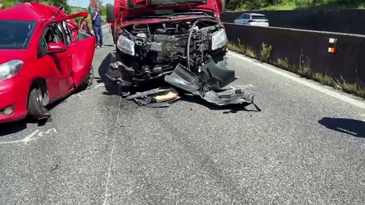 Incidente mortale a Siena, scontro tra auto e furgone