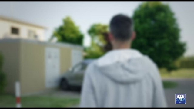 Smetti di grattare via il tuo futuro, torna a vivere